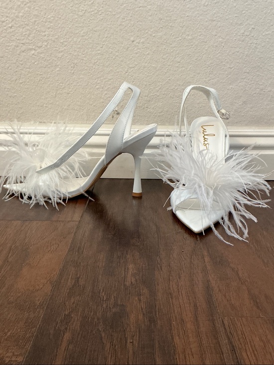 Lulus Shoes - Lulu's White Feather Detail Slingback Stiletto Heels